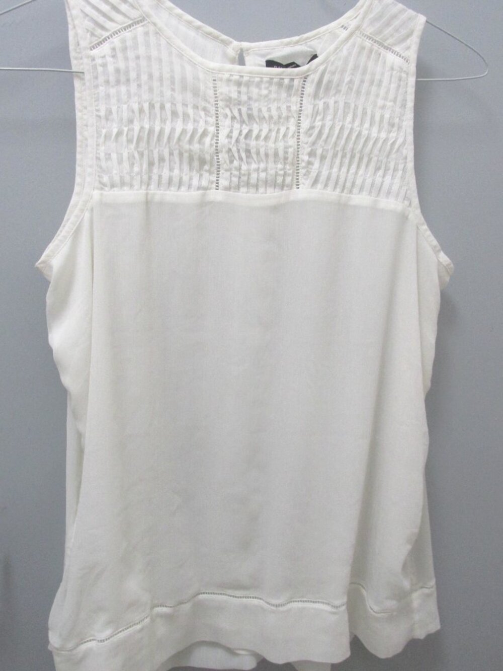 Banana Republic Women's Sleeveless Size Medium Eyelet Lace Blouse